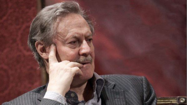 Полны коробочки: SHAMAN в Кремле и «Бриллиантовая бабочка» Никиты Михалкова