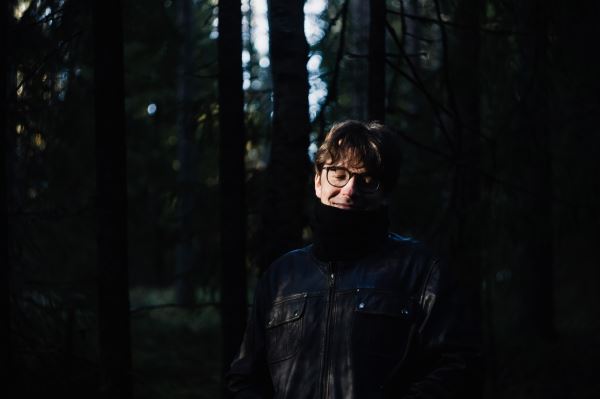 &laquo;Я &mdash; мечтатель, и это и отразилось в творчестве&raquo;. Егор Ставер выпустил новый трек в рамках проекта &laquo;смог.&raquo;