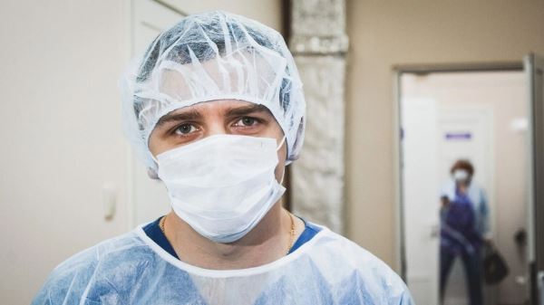 Врачи-рабы. К чему приведет закон об обязательной отработке медиков в ОМС после вуза