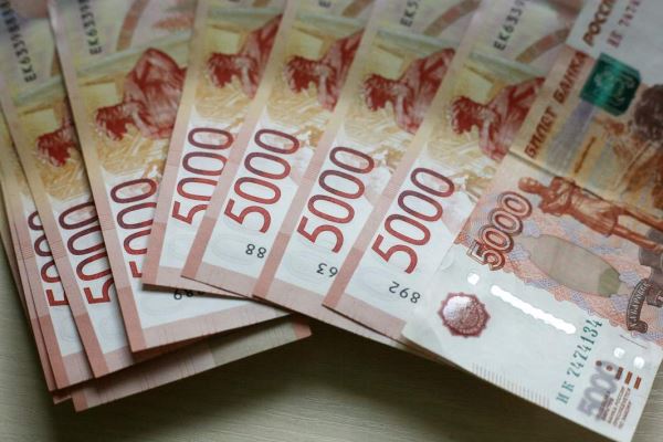 Привлекать за внешность: сможет ли Безруков запретить торговать масками с его лицом