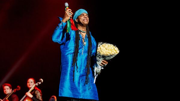 Полны коробочки: SHAMAN в Кремле и «Бриллиантовая бабочка» Никиты Михалкова