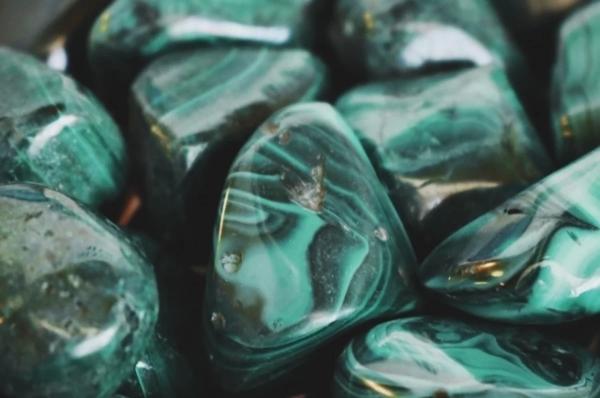 В Барнауле рассмотрят дело о незаконной продаже нефрита на 7 млн рублей