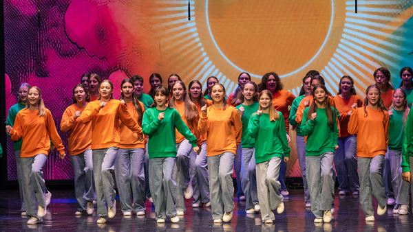 Полны коробочки: SHAMAN в Кремле и «Бриллиантовая бабочка» Никиты Михалкова