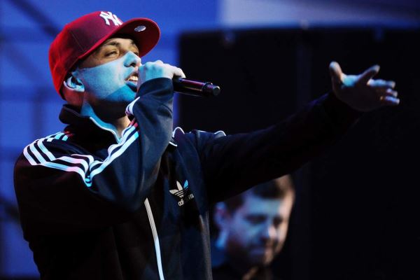 «В зоне боевых действий хотят слышать не только духоподъемные песни»