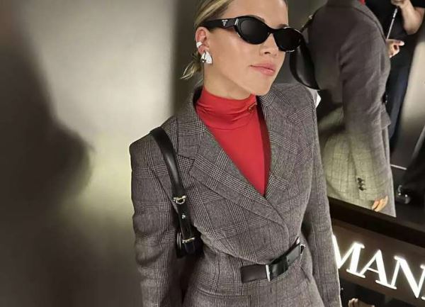 Французская формула стиля: как носить и с чем сочетать водолазку этой зимой