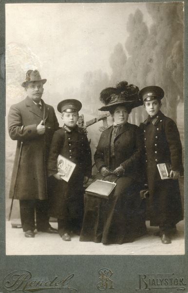 Борись, Ефимов: почему выставку антифашистских карикатур в Москве нельзя пропускать