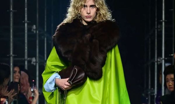 Зеленая фея: как и с чем носить трендовый цвет шартрез этой зимой