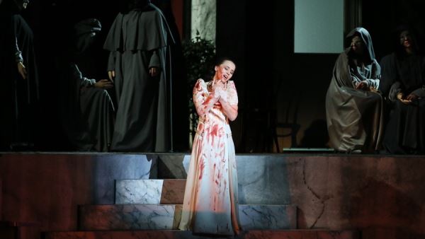 В сказку попадаем: &laquo;Щелкунчик&raquo; в Мариинке и ГУМ-каток на Красной площади