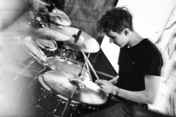 «Энергия чисел» и пост-рока. Слушаем новый EP Евгения Леоновича