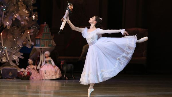 В сказку попадаем: &laquo;Щелкунчик&raquo; в Мариинке и ГУМ-каток на Красной площади