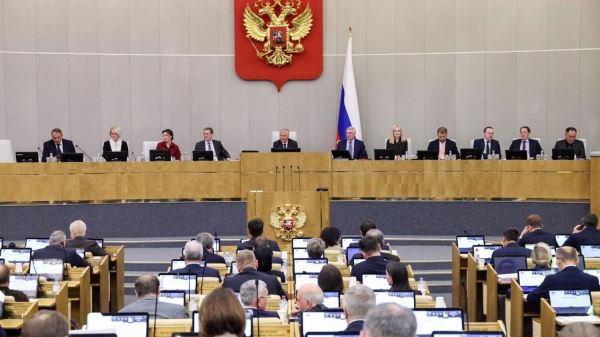 Врачи-рабы. К чему приведет закон об обязательной отработке медиков в ОМС после вуза