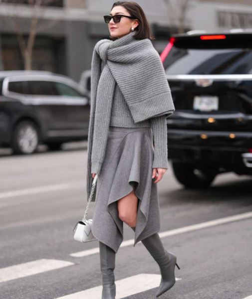 Пятьдесят оттенков серого: как выглядит самый модный свитер сезона