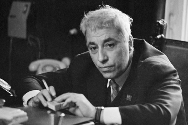 «Охранник Шеварднадзе выхватывает пистолет и целится в меня»