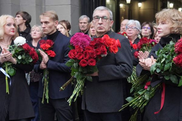 Чья жизнь &mdash; театр: с актером Владимиром Симоновым простились в Москве