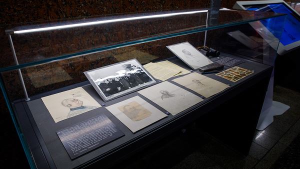 Полны коробочки: SHAMAN в Кремле и «Бриллиантовая бабочка» Никиты Михалкова