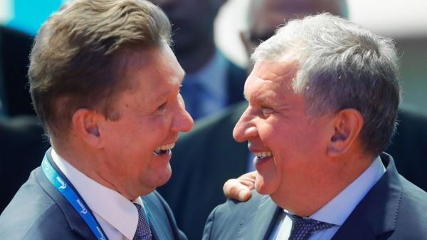 Россияне, сдавайте деньги в кассу: экспорт нефти и газа не может прокормить страну