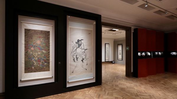 Полны коробочки: SHAMAN в Кремле и «Бриллиантовая бабочка» Никиты Михалкова