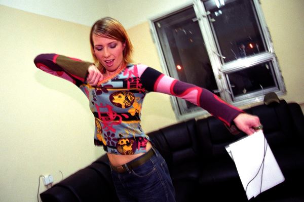 Дальше гламура: почему ностальгия по лихим девяностым проиграла шику нулевых