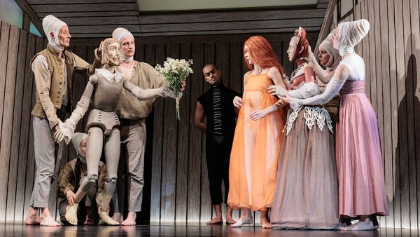 Вечно совершают благо: в театре Образцова заставили танцевать Мефистофеля