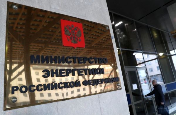 Власть одобрила новый рост цен на бензин: нефтяникам &mdash; поддержка, народу &mdash; переплата