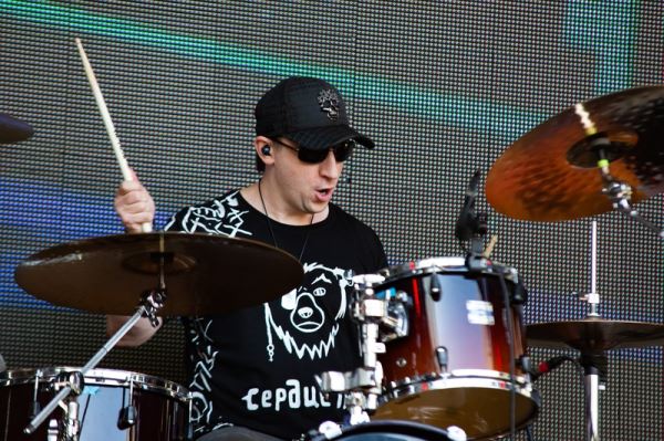 Голос урбанистической меланхолии — слушаем новый альбом петербургской группы «Сердце Тру»