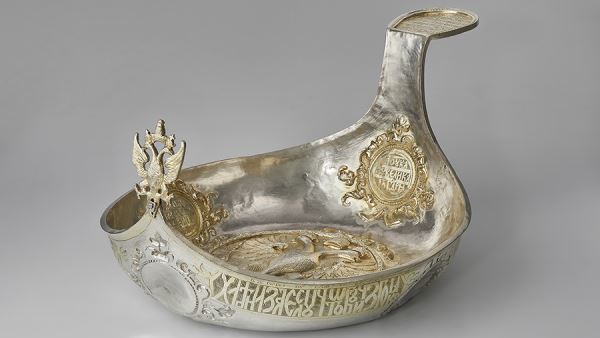 Полны коробочки: SHAMAN в Кремле и «Бриллиантовая бабочка» Никиты Михалкова