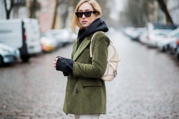 В тонкий или широкий рубчик: как носить вельвет этой зимой, советы стилиста