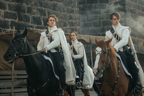 Лучшие российские сериалы 2025 года: топ-15 проектов, которые стоит посмотреть