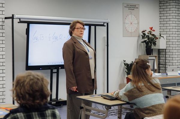 Лучшие российские сериалы 2025 года: топ-15 проектов, которые стоит посмотреть