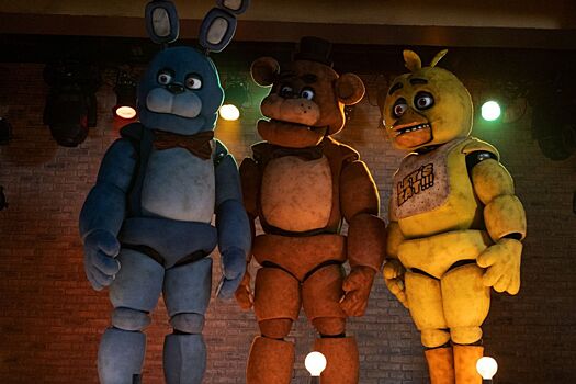 Жуткие аниматроники — на постерах хоррора «Пять ночей с Фредди 2»